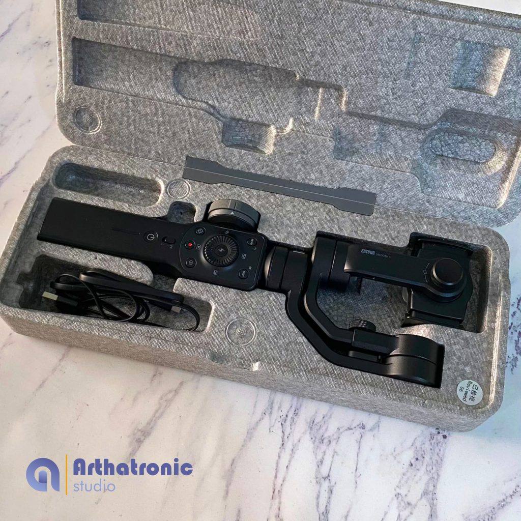 ZHIYUN SMOOTH 4